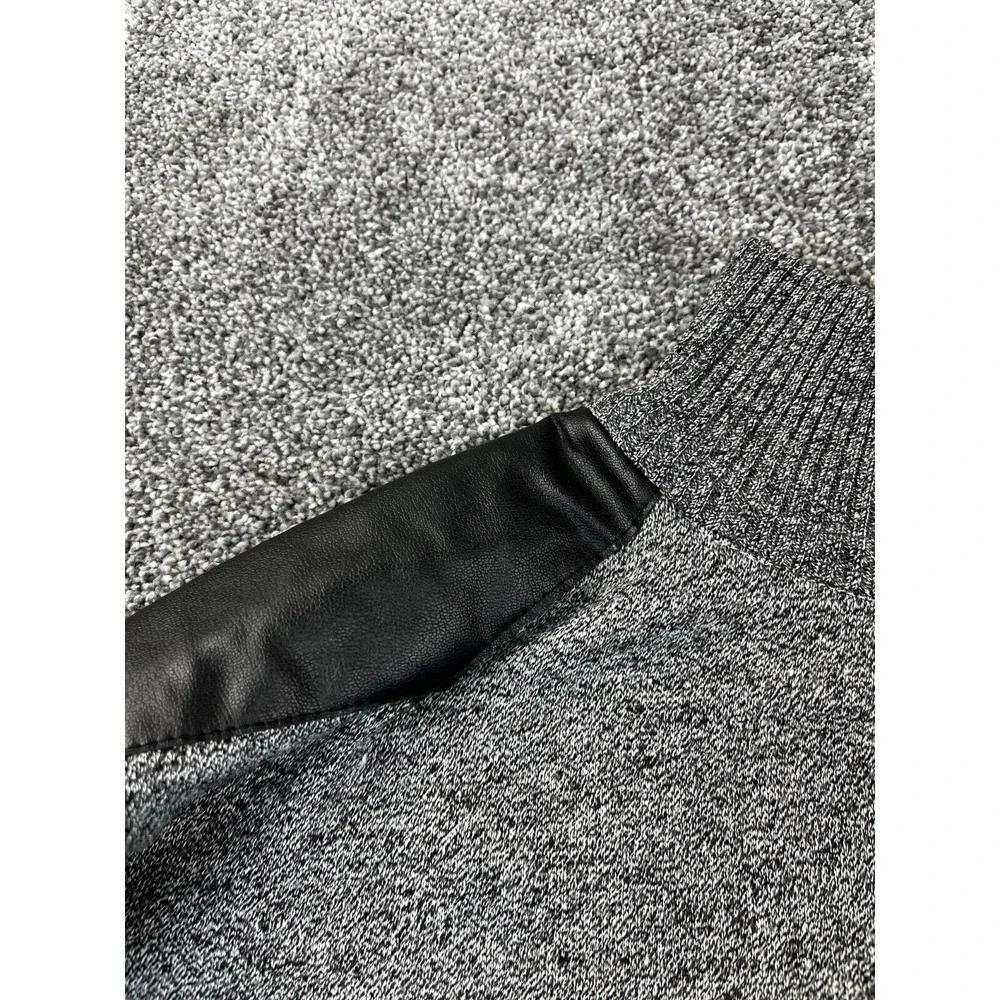 North Pole Sweater Mens M Quarter Zip Knit Gray/Black Suede Shoulder Pullover - Picture 5 of 9